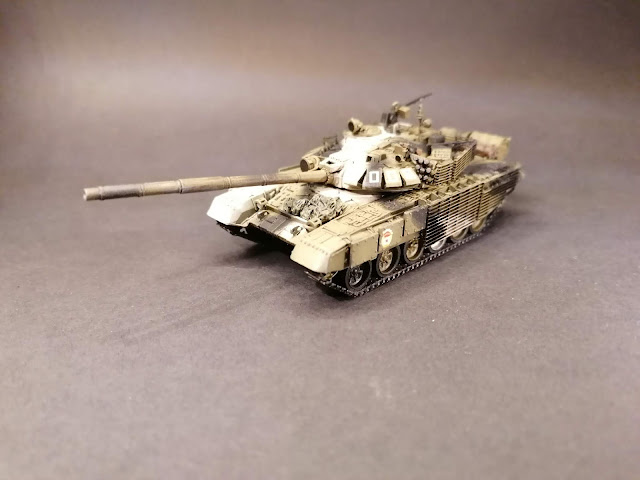  T-72BM Modell 1989 with Cage Armour von Modelcollect by Lynhartt