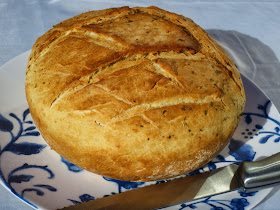 Pan de ajo y orégano en Pyrex Ana Sevilla