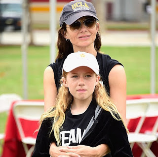 Picture of Gianetta Fluent with her mom Justine Bateman