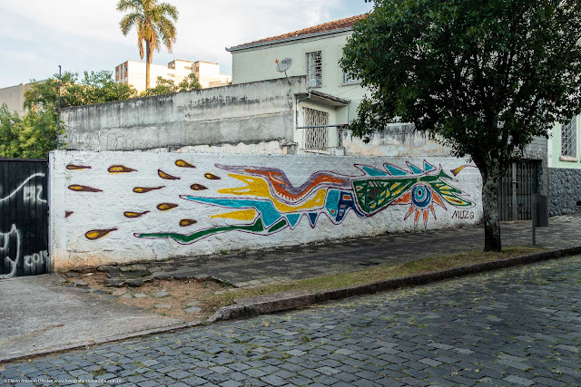 Grafite em um muro na Rua Almirante Barroso.