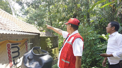  Wabup Kasta Bantu Korban Pohon Tumbang di Desa Selisihan