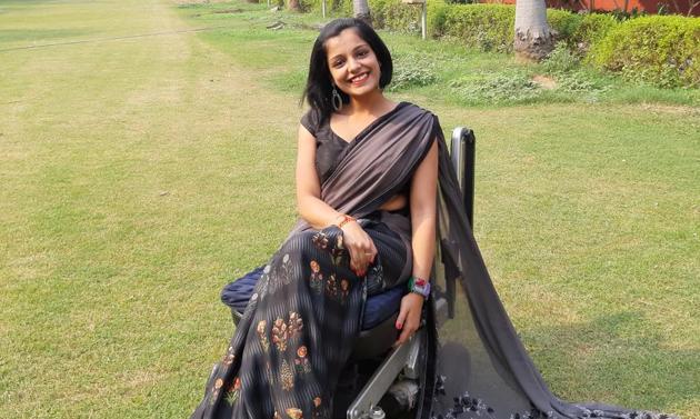 Pratishtha Deveshwar Wheelchair पर होकर भी Oxford University मे पढने वालीपहली भारतीय छात्रा