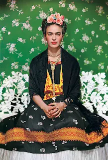 Nickolas Muray: Frida Kahlo on Bench #5, 1939 Carbon print, 45.5 x 36 cm The Jacques and Natasha Gelman Collection of 20th Century Mexican Art and the Vergel Foundation © Nickolas Muray Photo Archives