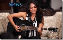 anushka-thakita-thakita8