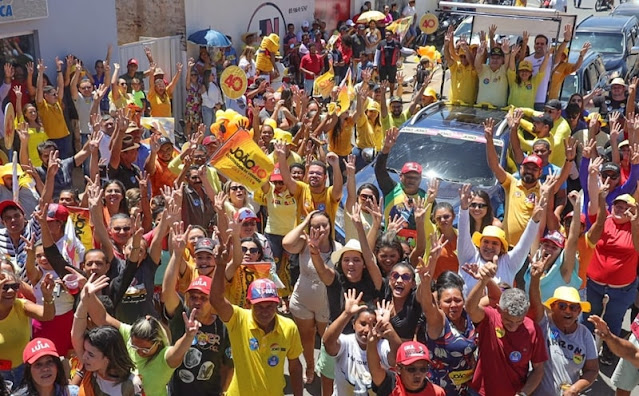 João, Lucas e Pollyanna comandam Caravana 40 no Alto Sertão paraibano nesta quarta