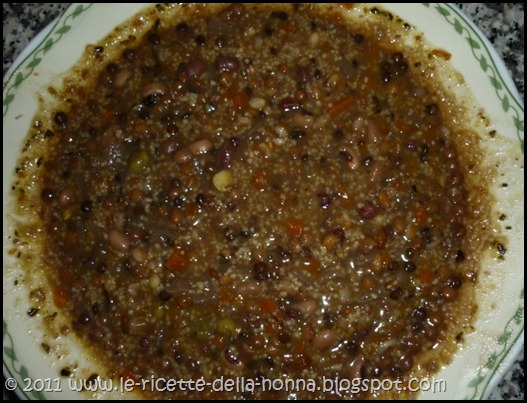 zuppa di legumi e cereali misti con cous-cous