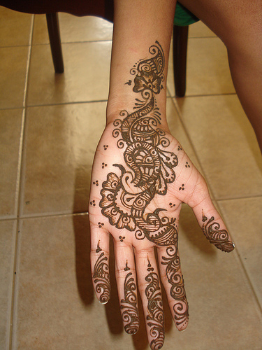 This model of a 2010 marriage mehndi beautiful floral design and wedding 