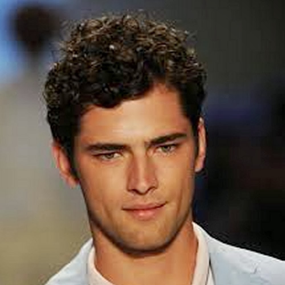 Guidelines and Suggestions for Curly Hair Styles in Men ...