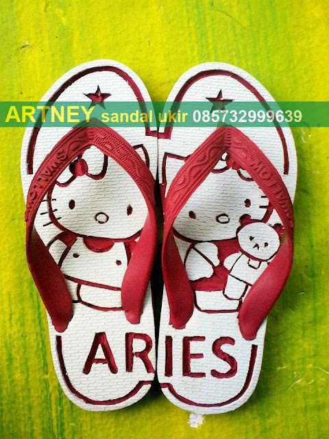 Artney sandal ukir