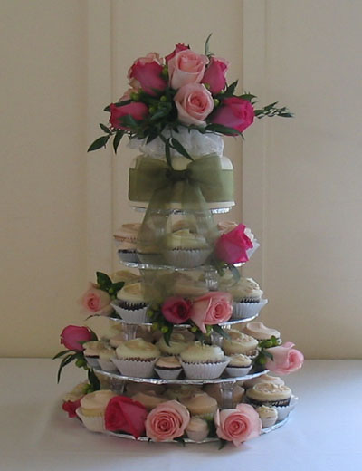 wedding cupcake idea table