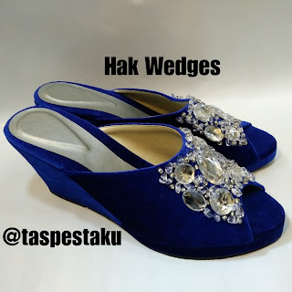 Sandal wedges biru donker navy bludru