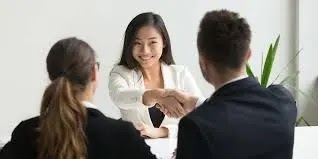 How to Introduce Yourself in an Interview: Make a Great First Impression