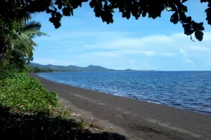 pantai laga loe, pantai berpasir hitam di selatan adonara, flore timur