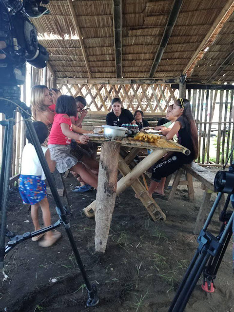 Photos of Angel Locsin sharing meals with a poor family in Quezon and backriding a tricycle go viral