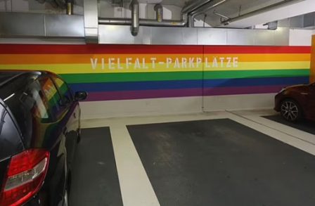 Allemagne : un parking « woke » inaugure des places réservées aux migrants et aux LGBT