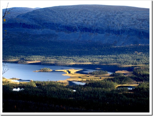 Bilden känns så bekant, måste bläddra i min bok om Sarek.