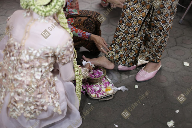 Javanese traditional wedding procession,photography,Canon EOS 6D,istockphoto