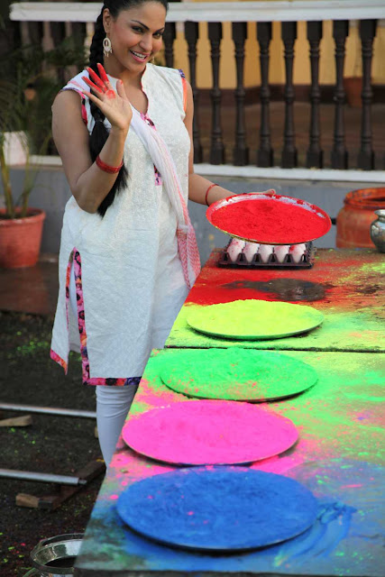 Veena Malik holi celebration 2013