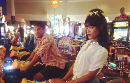 This Girl Has Made $20K This Year Just Because She Looks Like Rihanna — But She Is Even Hotter!!
