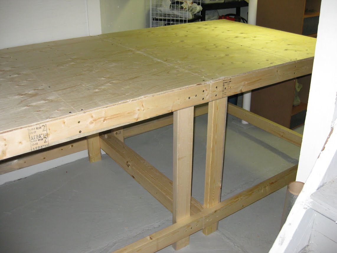 Train table woodworking plans