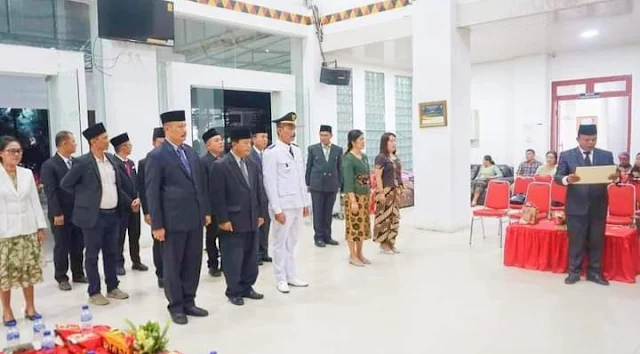 Bupati Nias barat Khenoki Waruwu Lantik 25 orang Pejabat Struktural dan Pejabat Fungsional
