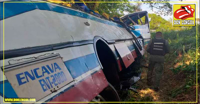 10 muertos al estallar caucho de un autobús en el Zulia por los huecos de las calles