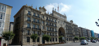 Paseo de Pereda. Edificio del Banco Santander.