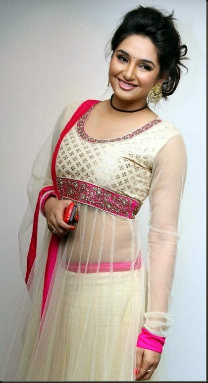 ragini_dwivedi_cute_photo