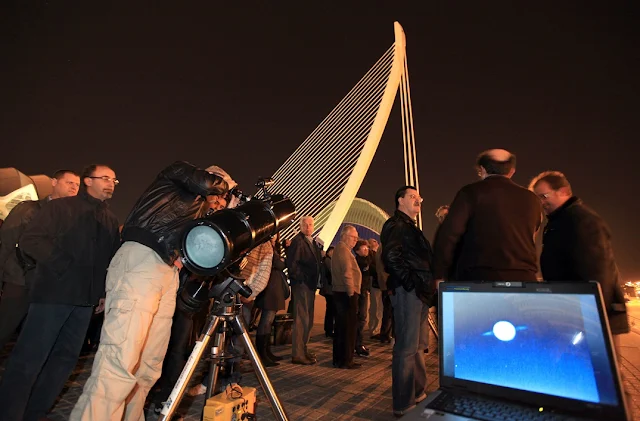 El Museu de les Ciències ofrece en 2019 nuevos ciclos de libre acceso sobre astronomía y actualidad científica