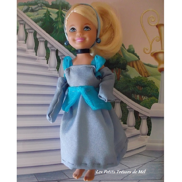 Robe de bal de Cendrillon cousue pour la petite soeur de Barbie.