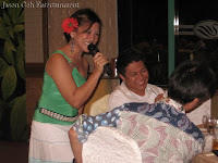 The event singer interacting with guest at the event