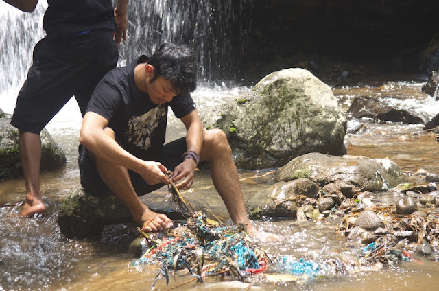 Plastik merupakan sampah yang paling sering ditemui