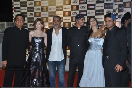 rajneeti_premiere