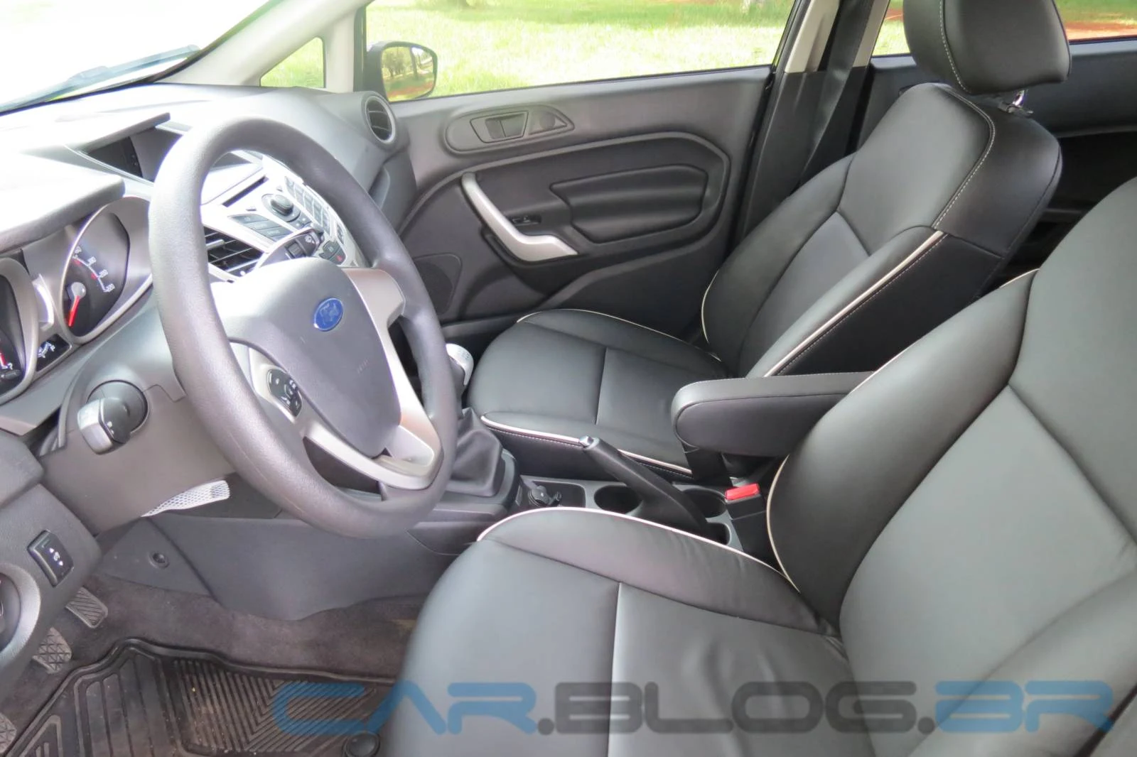 New Fiesta Sedan 2012 - Interior