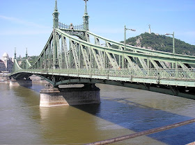 Independence bridge
