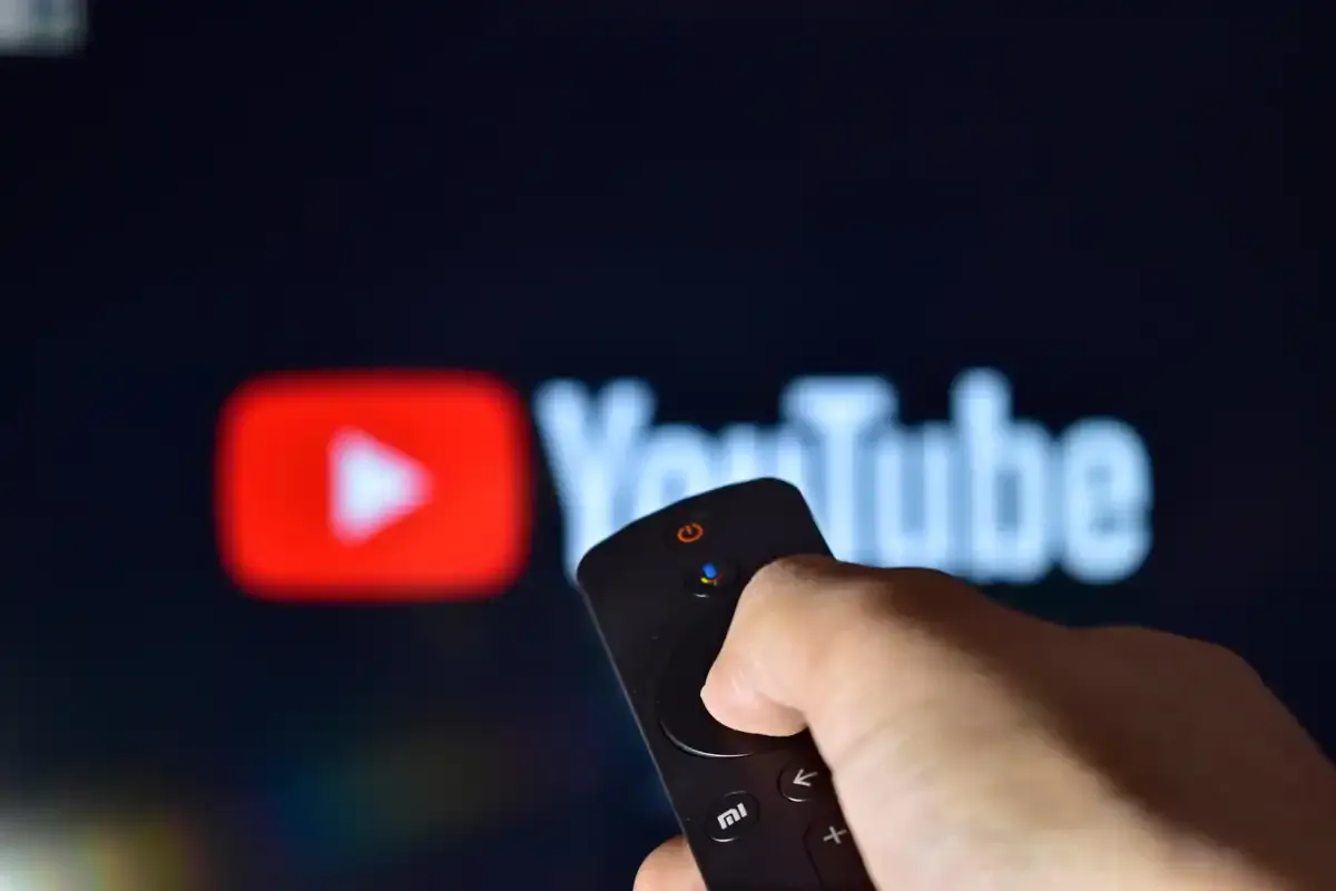 YouTube'un Yeni Planı: Video Duraklatıldığında Reklam Gösterimi Geliyor!