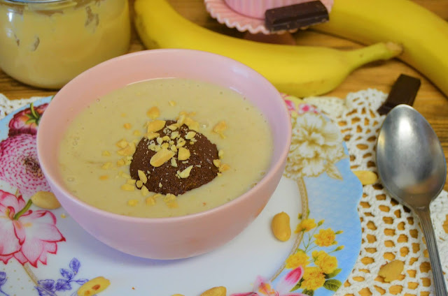 Las delicias de Mayte, helado de plátano con crema de cacahuete y chocolate, batido de plátano con crema de cacahuete y chocolate, batido de plátano, batido helado de plátano con crema de cacahuete y chocolate,