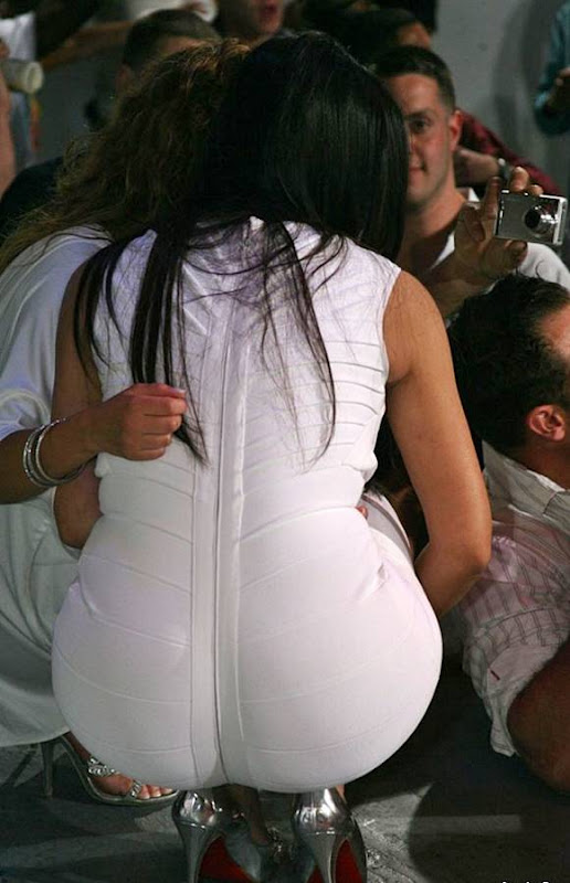 Kim Kardashian inTight White Dress unseen pics