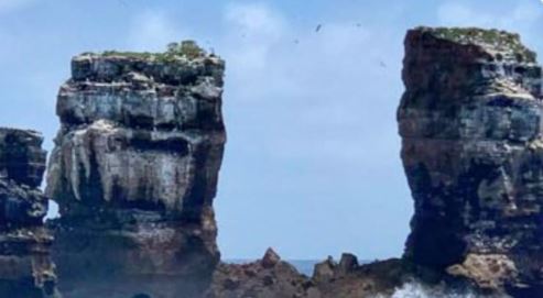 MUNDO: El icónico arco de Darwin de las Galápagos se ha derrumbado.