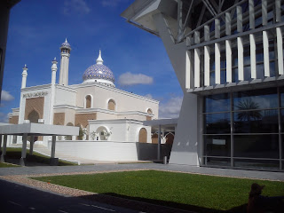 mosque,airport,brunei