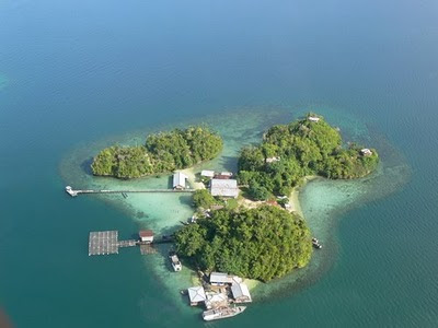  Menjelajah Kepulauan Raja Ampat