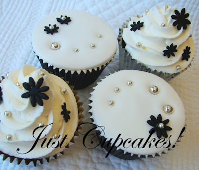 Wedding Cupcakes Black and white chocolate fudge cupcakes 