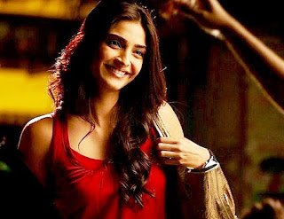 Sonam Kapoor Hot Pics of Thank You Movie