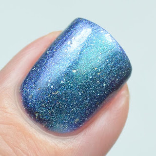 blue multichrome nail polish