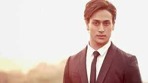 Latest hd Tiger Shroff image photos pictures your free download 