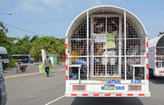 Y SI SE TIRAN DE NUEVO ENCUENTRAN MÁS:Detienen a 385 inmigrantes haitianos en operativo Ciudad Juan Bosch. "El Internacional "