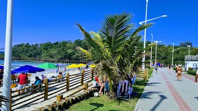 Praia de Bombas SC