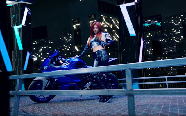 Chaeryeong ITZY Motorbike Yamaha YZF-R3