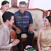 Giỗ thông gia, tưởng bố mẹ vợ giàu thế nào, kéo cả đôi sang để phong bì triệu bạc