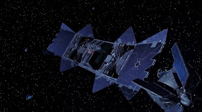 Dr. Paul Merchant's space station. Given the age and
the budget, these effects are actually pretty decent.